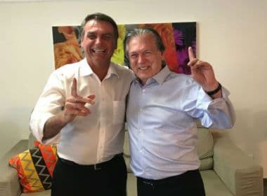 ‘50 Formas de Amar, Uma É Matar’: Presidente do partido de Bolsonaro finaliza livro ‘picante’ 