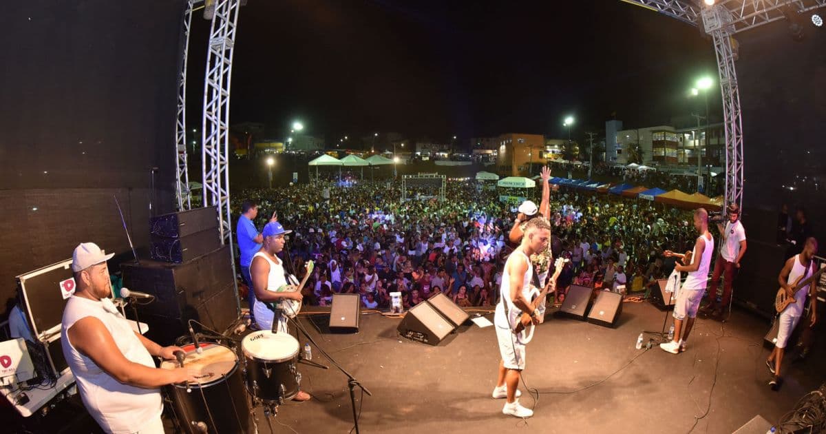 Carnaval nos Bairros: Cajazeiras tem noite agitada com Alexandre Leão e Sarajane