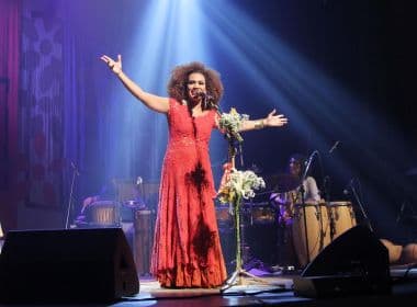 Mariene de Castro relembra fases da carreira em show na Concha Acústica