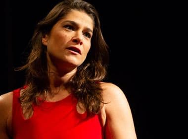 Priscila Fantin apresenta comédia romântica no Teatro Isba