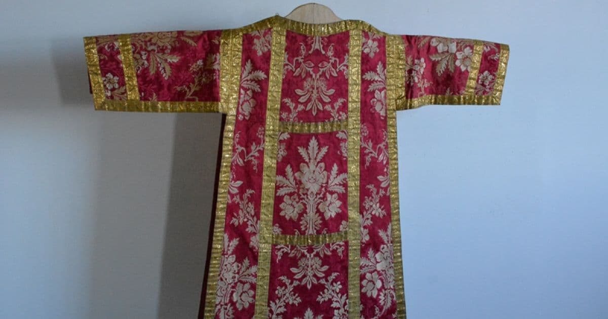 Museu da Misericórdia abre exposição com vestimentas da liturgia católica