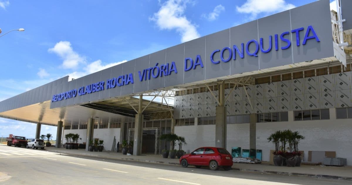 Recém inaugurado, aeroporto de Conquista recebe exposição sobre Glauber Rocha