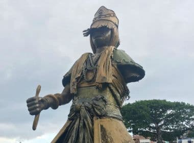 Escultura de Oxumaré do Dique do Tororó tem braço esquerdo arrancado