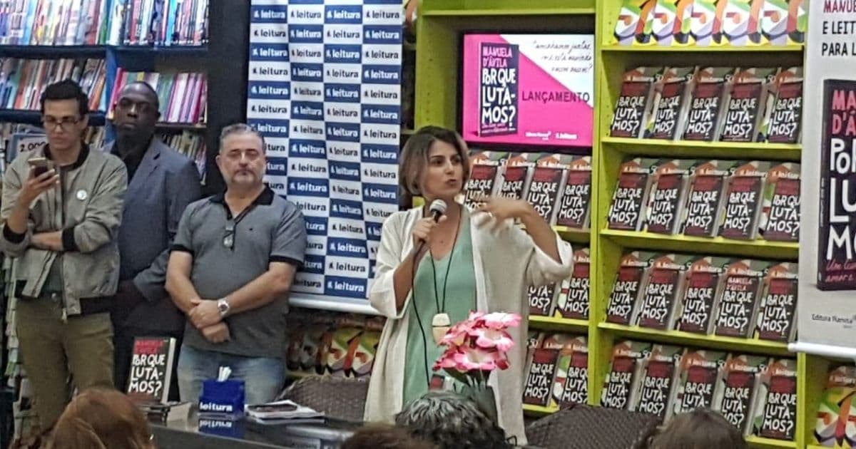 Manuela d'Ávila destaca apoio a Joice, mas cobra posicionamento: 'Vai pra CPI e fala'