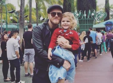 Vocalista do Imagine Dragons anuncia pausa na carreira para cuidar da família