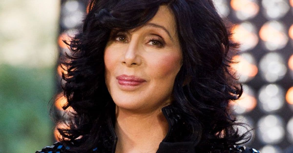 Cher anuncia visita ao Brasil 'em breve'