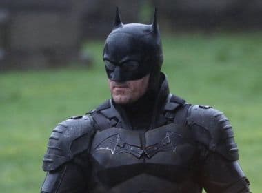 Imagens da filmagem de 'The Batman' são divulgadas e revelam novo uniforme do herói