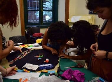 'Arpilleras: Bordando a Resistência': MAB recebe mostra com olhar feminino sobre meio ambiente