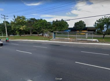 Drive-thru arrecada doações para trabalhadores do entretenimento no domingo 