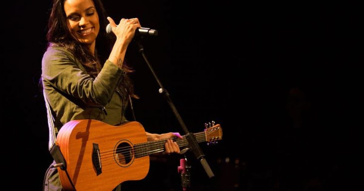 Ju Moraes participa de apresentação ao vivo no projeto 'Terça da Música'