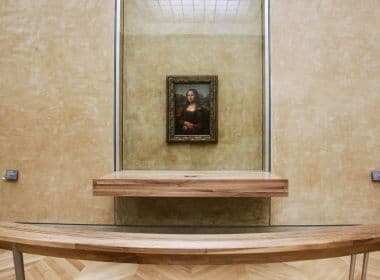 Louvre realiza leilão para chegar perto da Mona Lisa e lance atinge US$ 98 mil