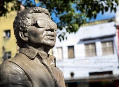 Reginaldo Rossi ganha monumento em sua homenagem na capital pernambucana