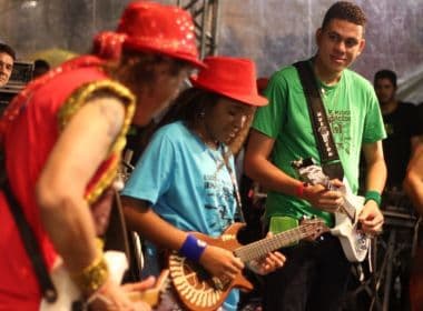 'Pipoca de Pai para Filho': Escola Irmãos Macêdo faz live com memórias do carnaval