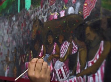 Pintura 'O Imaginário Desfile da Embaixada Africana' é doada ao Arquivo Público da Bahia