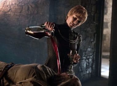 Atriz de 'Game of Thrones' revela que parte de cena de tortura foi 'amenizada' na série