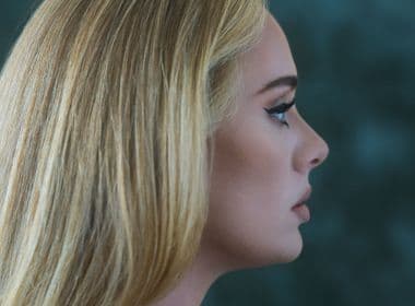 Após dar pistas de single, Adele confirma data de lançamento e anuncia álbum para novembro