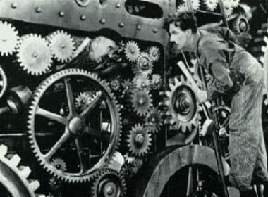 Projeto Cinema na Praça exibe Tempos Modernos, de Charlie Chaplin