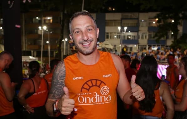 Curtindo o Camarote Ondina e "um pouco da pipoca", Cadu Santoro diz que Carnaval de Salvador é "experiência única"