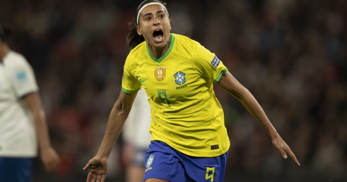 Andressa Alves comemora gol do Brasil no fim do jogo