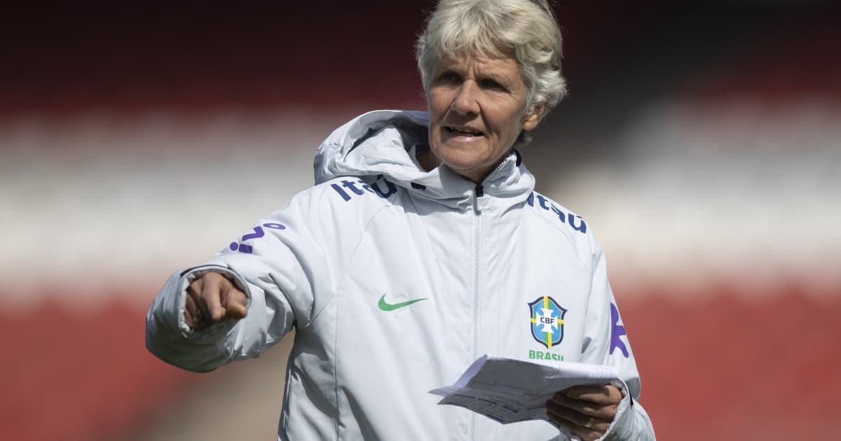 Pia Sundhage em treino da Seleção Feminina na Alemanha