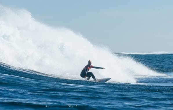 Surfe: Tatiana Weston-Webb avança às oitavas de final na abertura de Magaret River