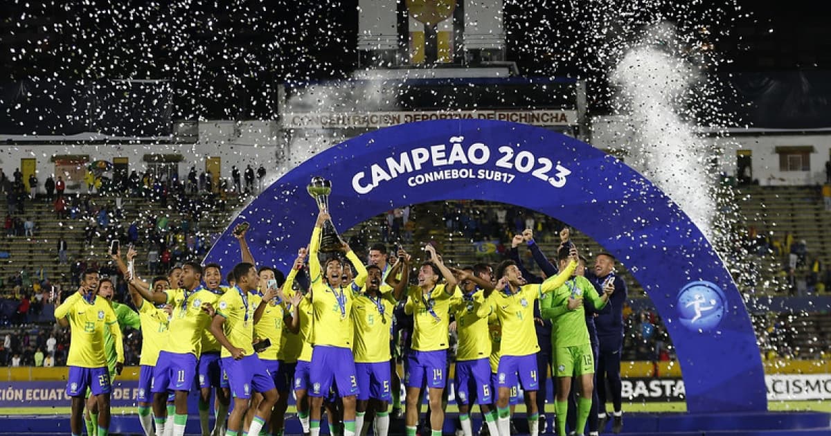 Seleção brasileira levanta a taça do Sul-Americano