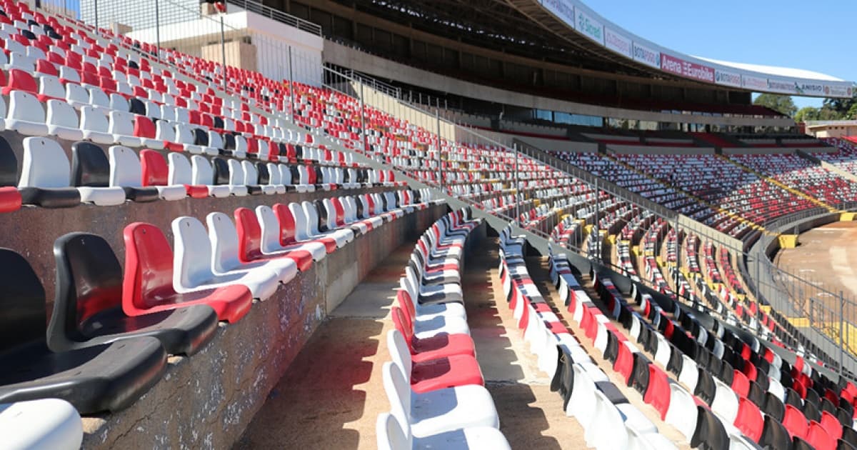 Arquibancada do estádio Santa Cruz, em Ribeirão Preto