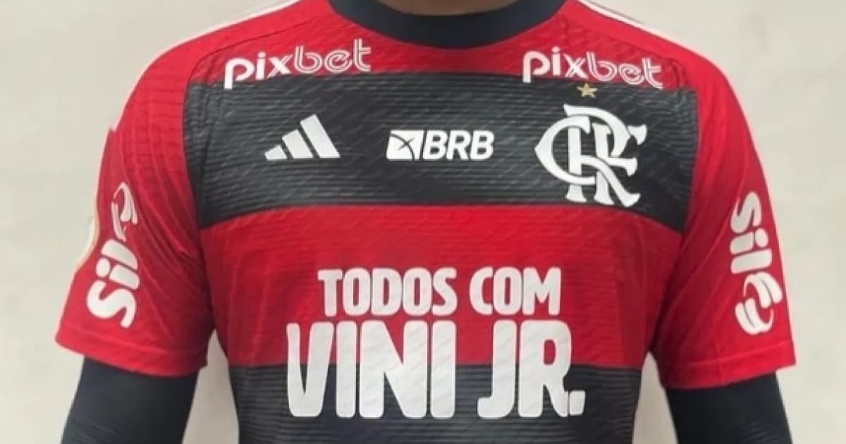 Camisa do Flamengo estampa mensagem de apoio a Vinicius Junior