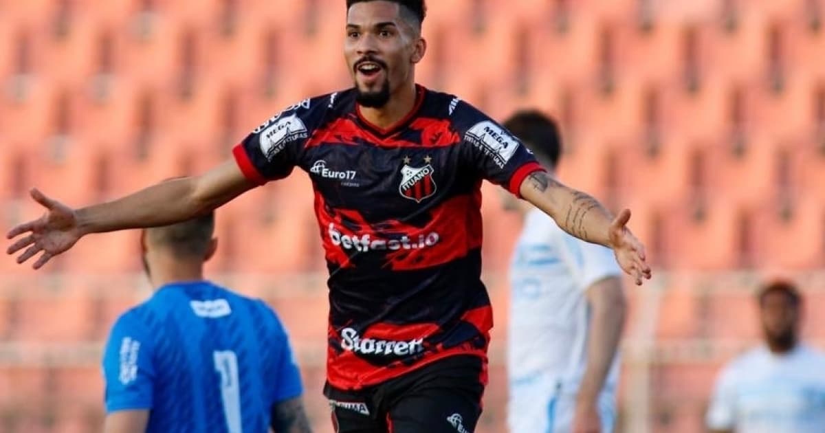 Paulo Victor comemora gol pelo Ituano