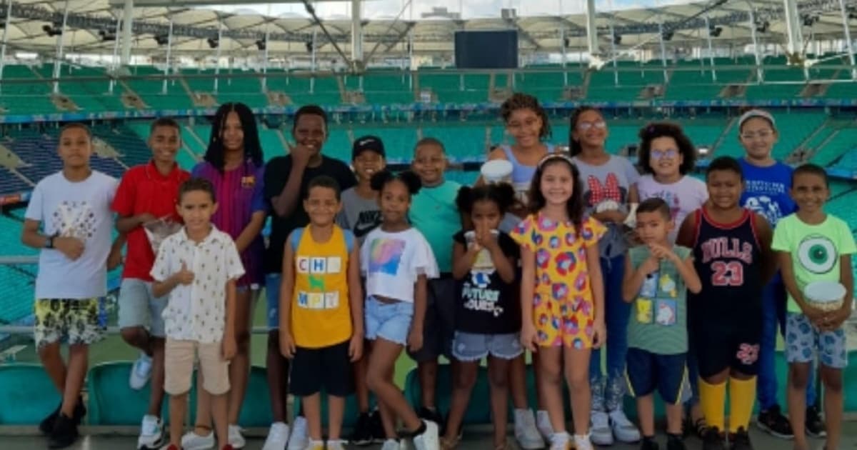 Crianças das comunidades do entorno visitam a Arena Fonte Nova