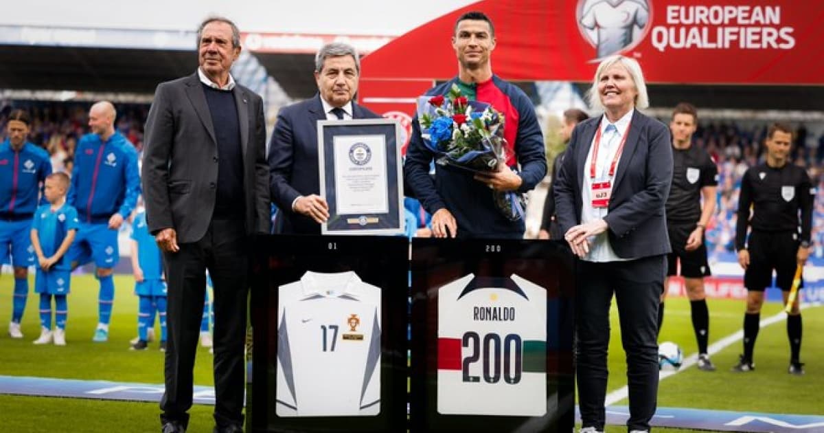 Cristiano Ronaldo recebe certificado do Guiness por se tornar recordista de jogos pela seleção
