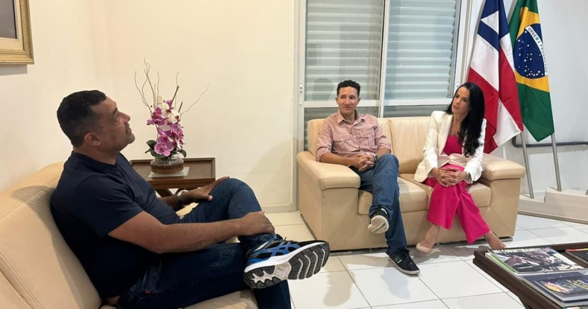 Representantes do município de Mansidão em reunião com Taíse Galvão na FBF