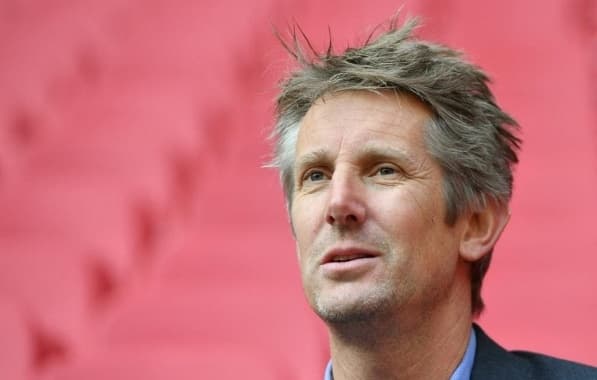 Ex-goleiro holandês Van der Sar sofre hemorragia cerebral e é internado 