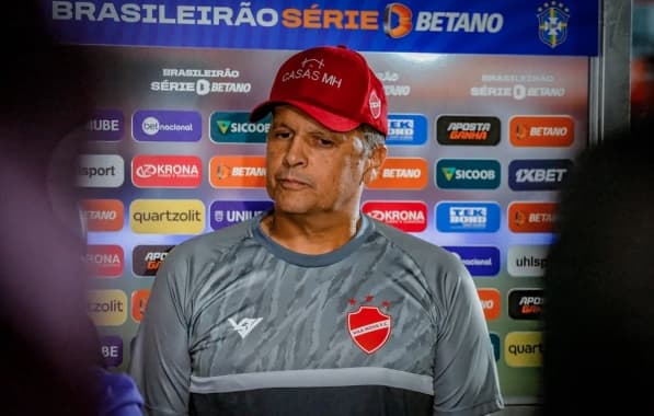 Claudinei Oliveira elogia o Vila Nova após vencer o Vitória: "A gente quis ganhar o jogo inteiro"