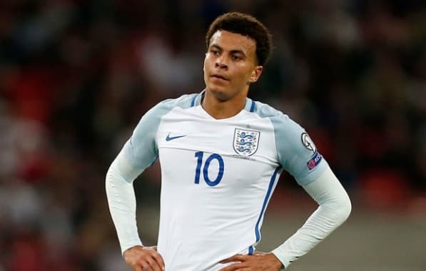 Ex-seleção inglesa, Dele Alli revela que sofreu abuso sexual e vendia drogas na infância