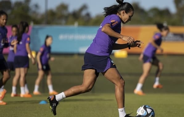 Marta volta a treinar com bola às vésperas da estreia do Brasil na Copa do Mundo Feminina