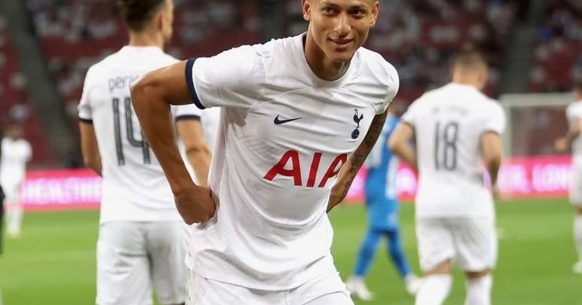Atacante brasileiro marcou três gols na vitória do Tottenham em amistoso contra o Lion City Sailors, de Singapura