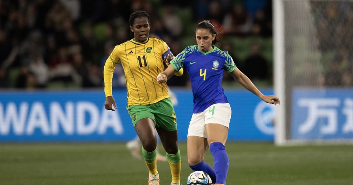 "Se tiver alguém com mais qualidade, o futebol feminino merece", diz Rafaelle sobre Pia após eliminação do Brasil