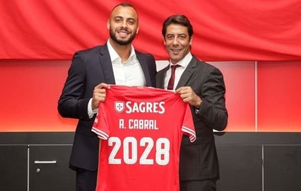 Benfica apresenta Arthur Cabral, ex-Ceará e Palmeiras 