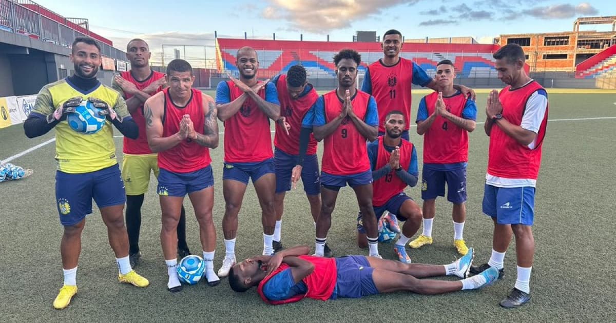 Nacional-AM publica foto de jogadores simulando morte na Arena Cajueiro