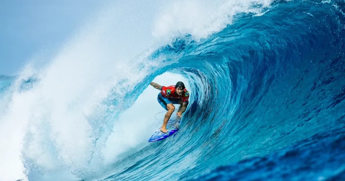 Gabriel Medina entra no tubo da onda