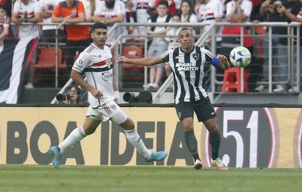 Com lesão na panturrilha, lateral deve desfalcar o Botafogo nos jogos contra Defensa y Justicia e Bahia