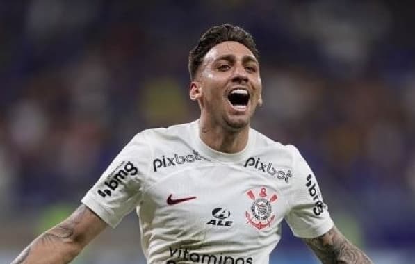 Jogador do Corinthians diz que perdoou comediante após piada com morte do pai 