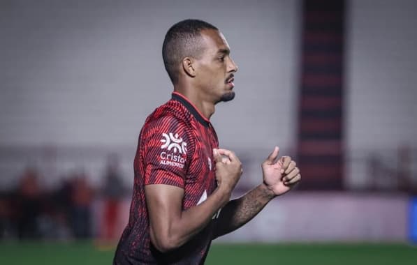 "Vamos impor nosso ritmo e buscar os 3 pontos", diz zagueiro do Atlético-GO sobre jogo contra o Vitória