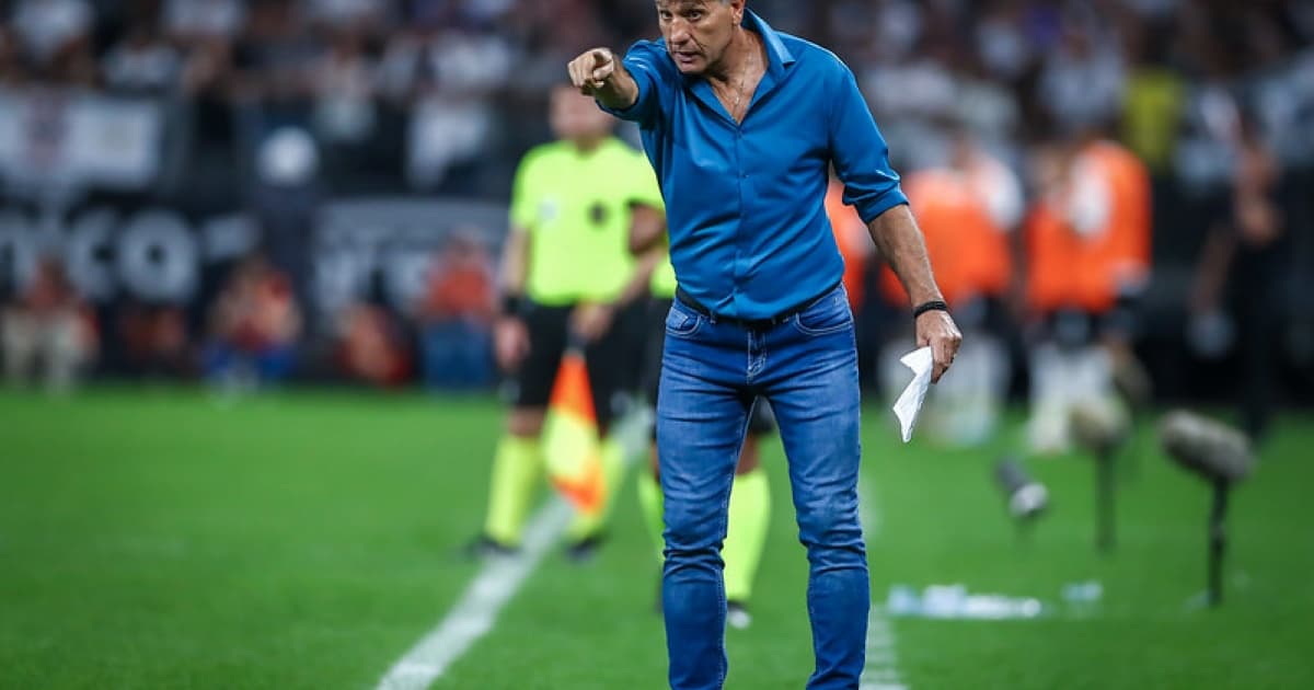 Renato Gaúcho ironiza pênalti não marcado para o Grêmio contra o Corinthians: "Até o Stevie Wonder viu"