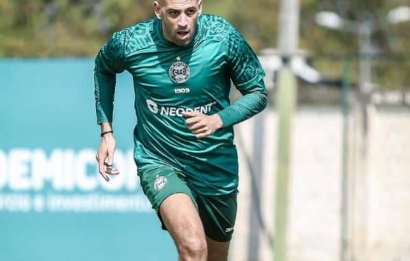 Atacante argelino do Coritiba, Slimani declara apoio à Palestina