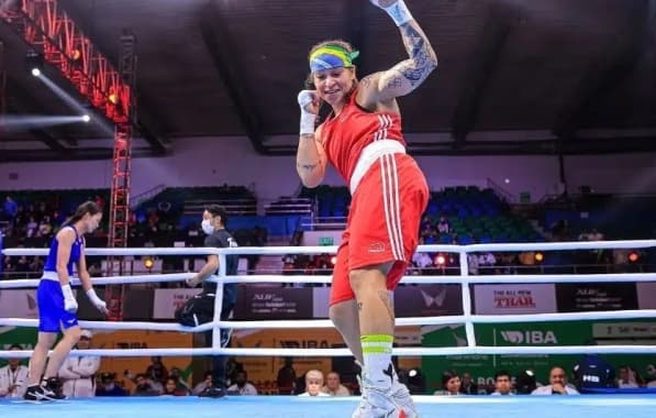 Bia Ferreira vai à semifinal do Pan e garante primeira vaga do boxe em Paris-2024