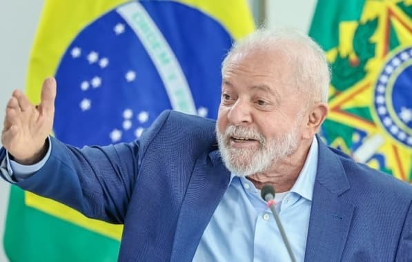 Lula exalta prêmio para Messi e alfineta Neymar: "Não combina com farra"
