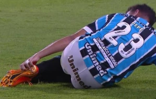 Jogadores do Grêmio saem lesionados e viram dúvida para jogo contra o Bahia