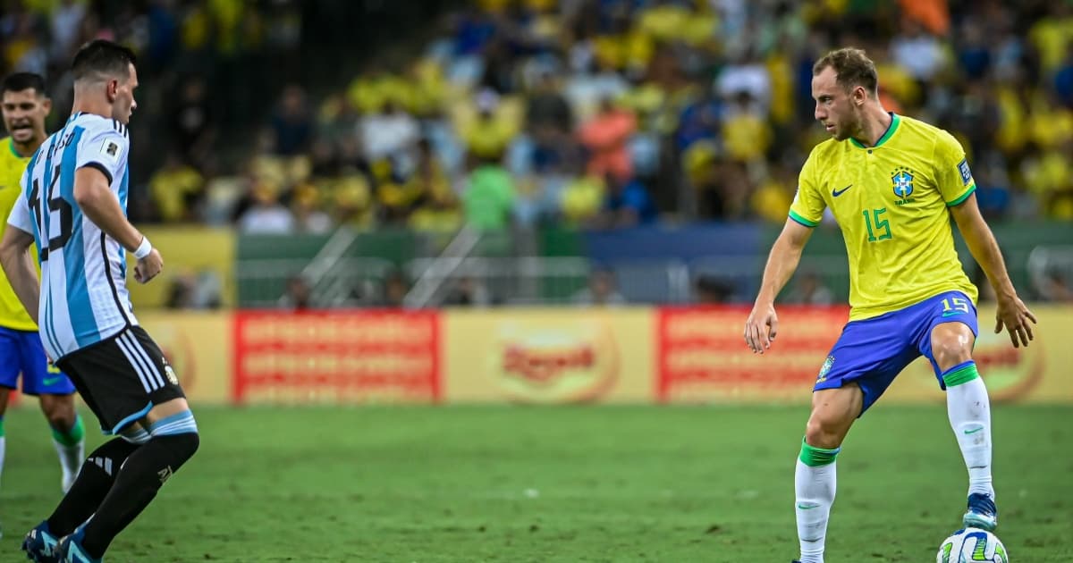 Carlos Augusto critica arbitragem em derrota da Seleção: "Foi cartão só pro Brasil"